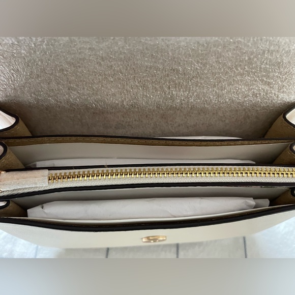 NWT  Coach Mini Klare Crossbody Bag With Strawberry Print In Canvas/Chalk CAP94 - Picture 3 of 12